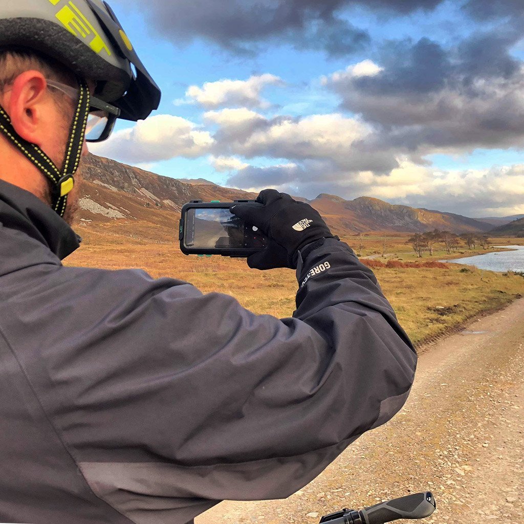 Hard Waterproof Case &amp; Bike Handlebar Mount Kit Samsung Galaxy S9 / S9+ - Ultimateaddons